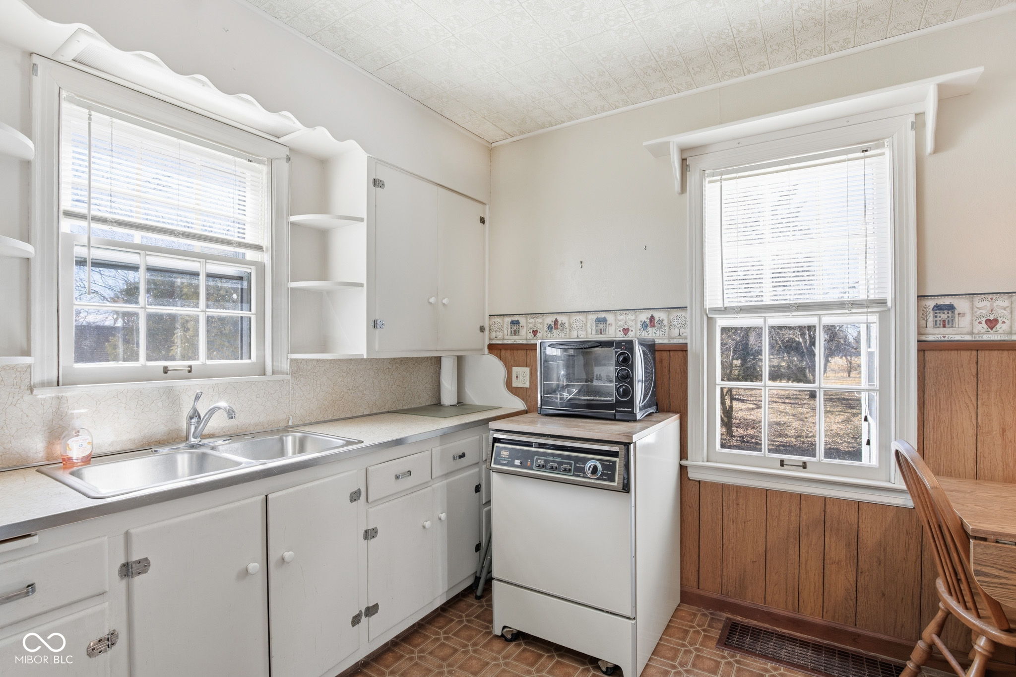 127 South Nursery Road Anderson, IN 46012 - Photo 19 of 44