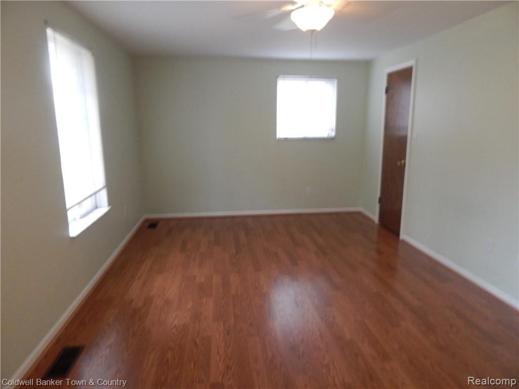2891 Weatherly Road Howell, MI 48843 - Photo 18 of 27 Weatherly Mst bed1.JPG