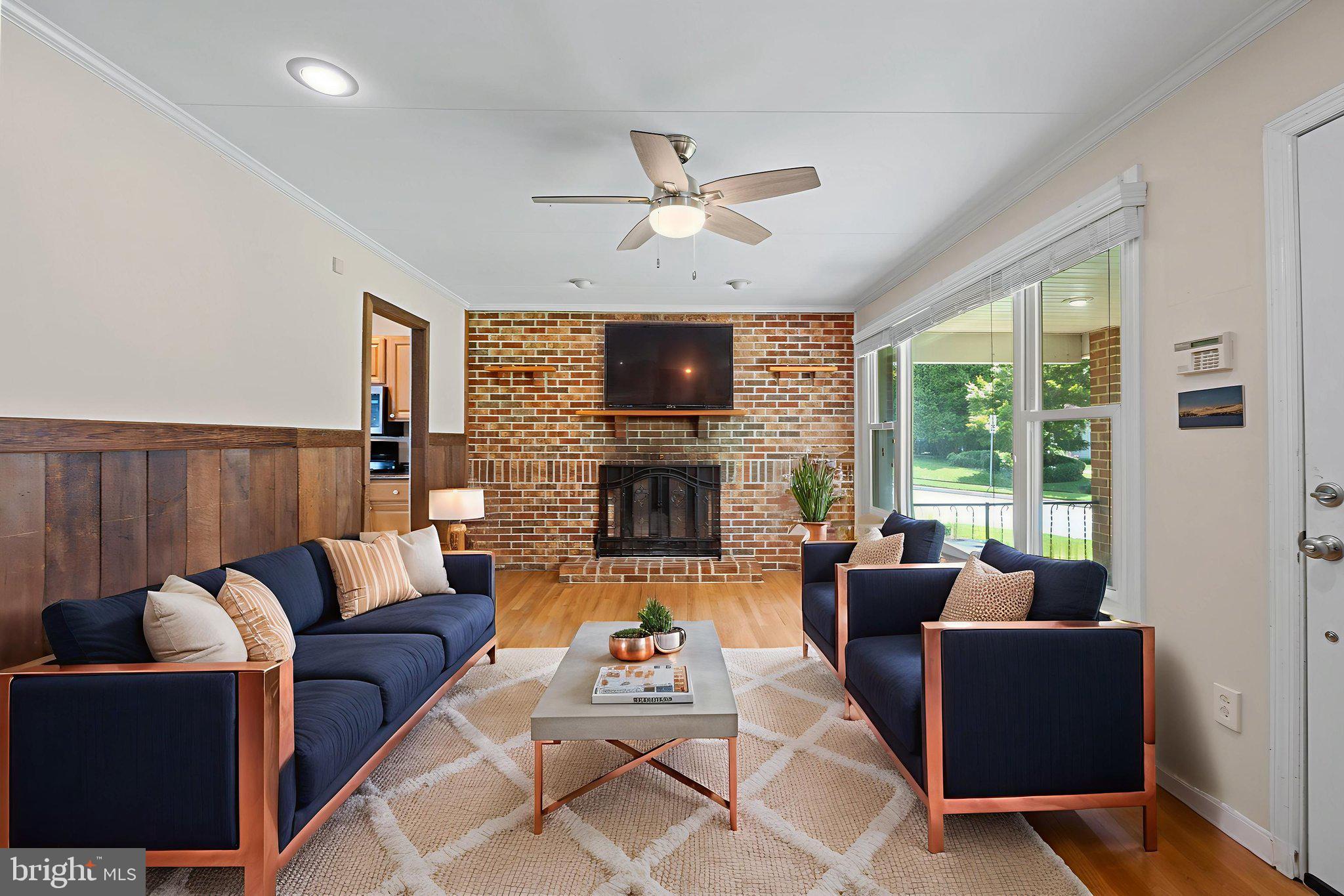 Living Room - virtually staged