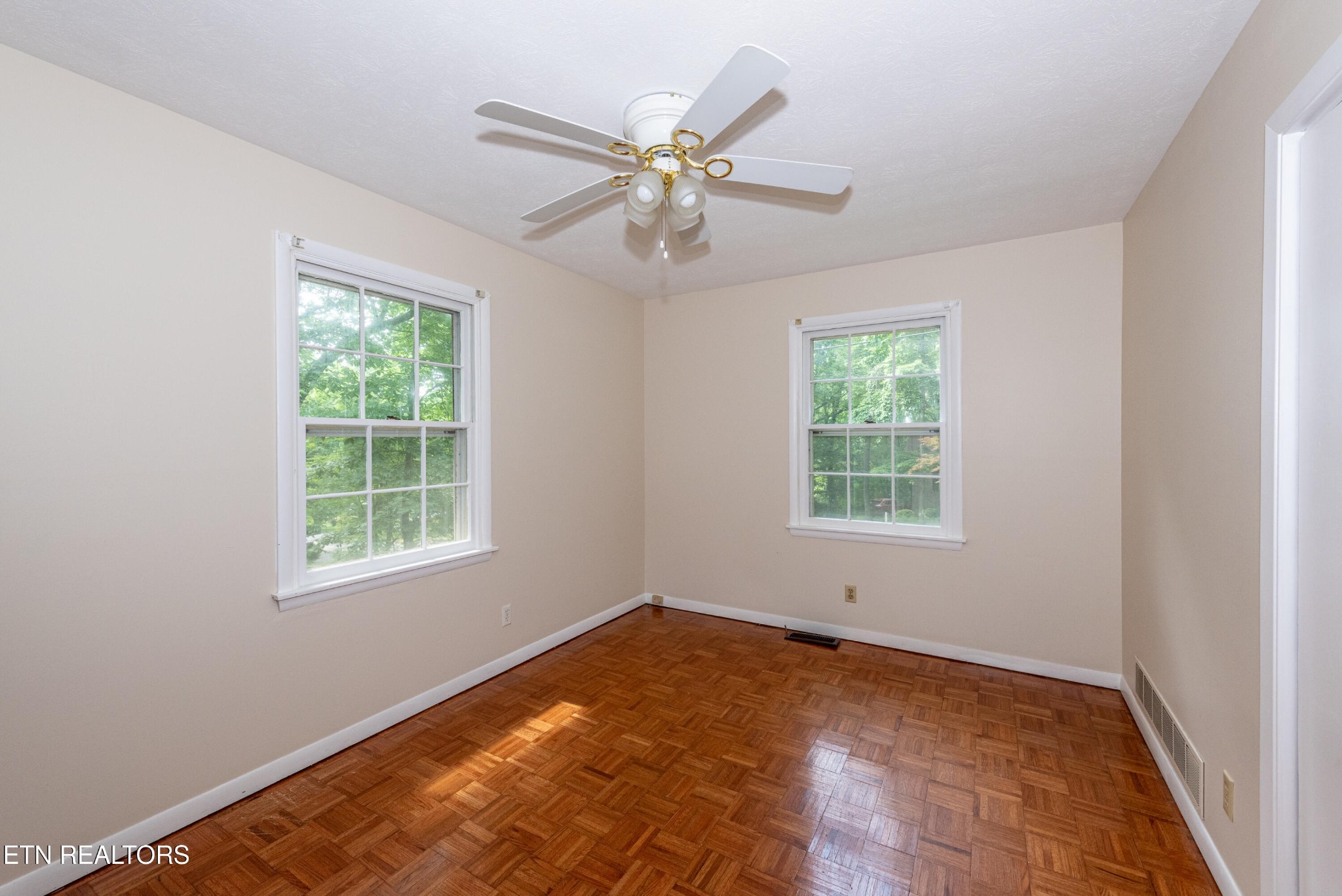 133 Windham Road Oak Ridge, TN 37830 - Photo 19 of 35 a view of an empty room with a window
