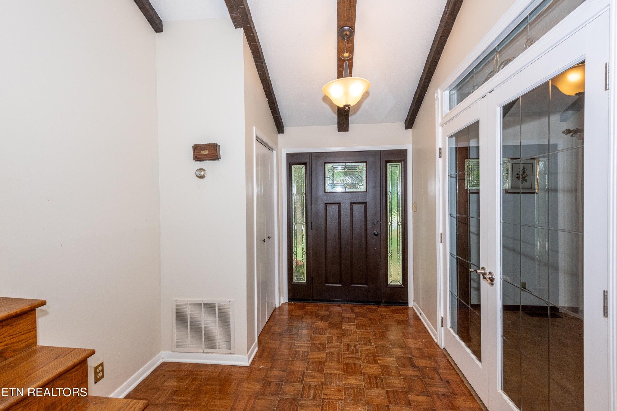 133 Windham Road Oak Ridge, TN 37830 - Photo 3 of 35 a view of an entryway