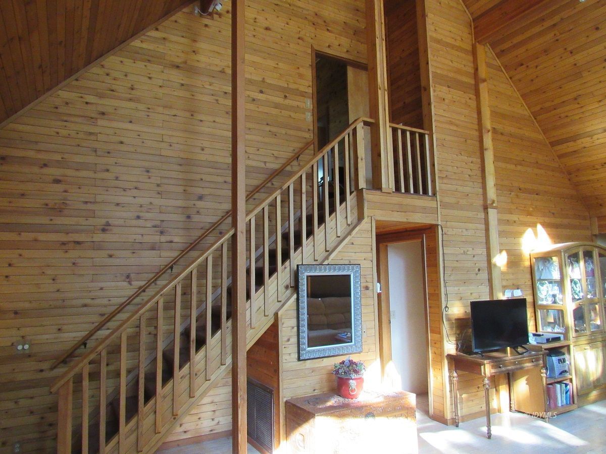 53700 Tollgate Road Idyllwild, CA 92549 - Photo 10 of 15 a view of front door of house