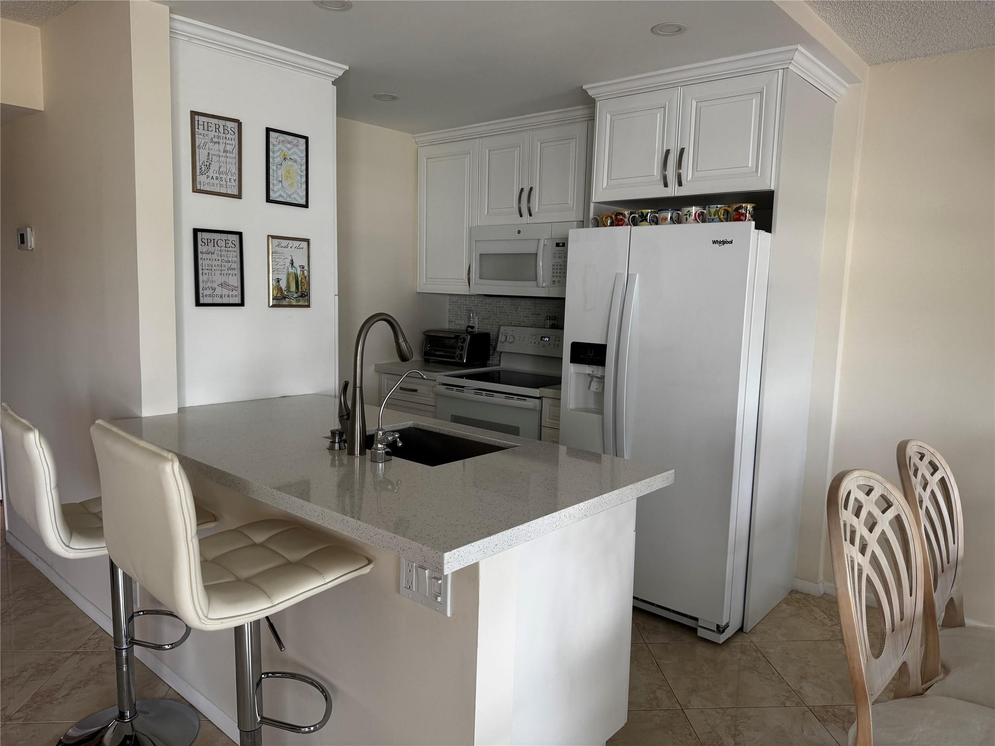 3026 Exeter, Unit 3026B Boca Raton, FL 33434 - Photo 4 of 31 Photo 4