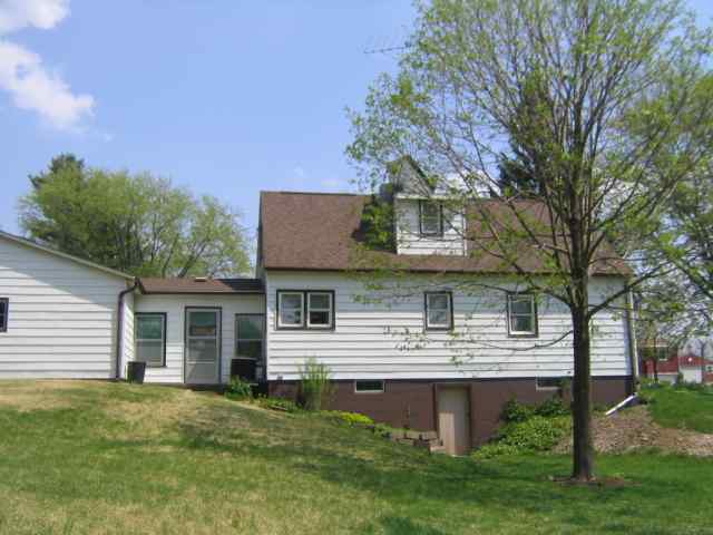 4920 Fairhaven Road Davenport, IA 52807 - Photo 2 of 5 Gallery Image 2