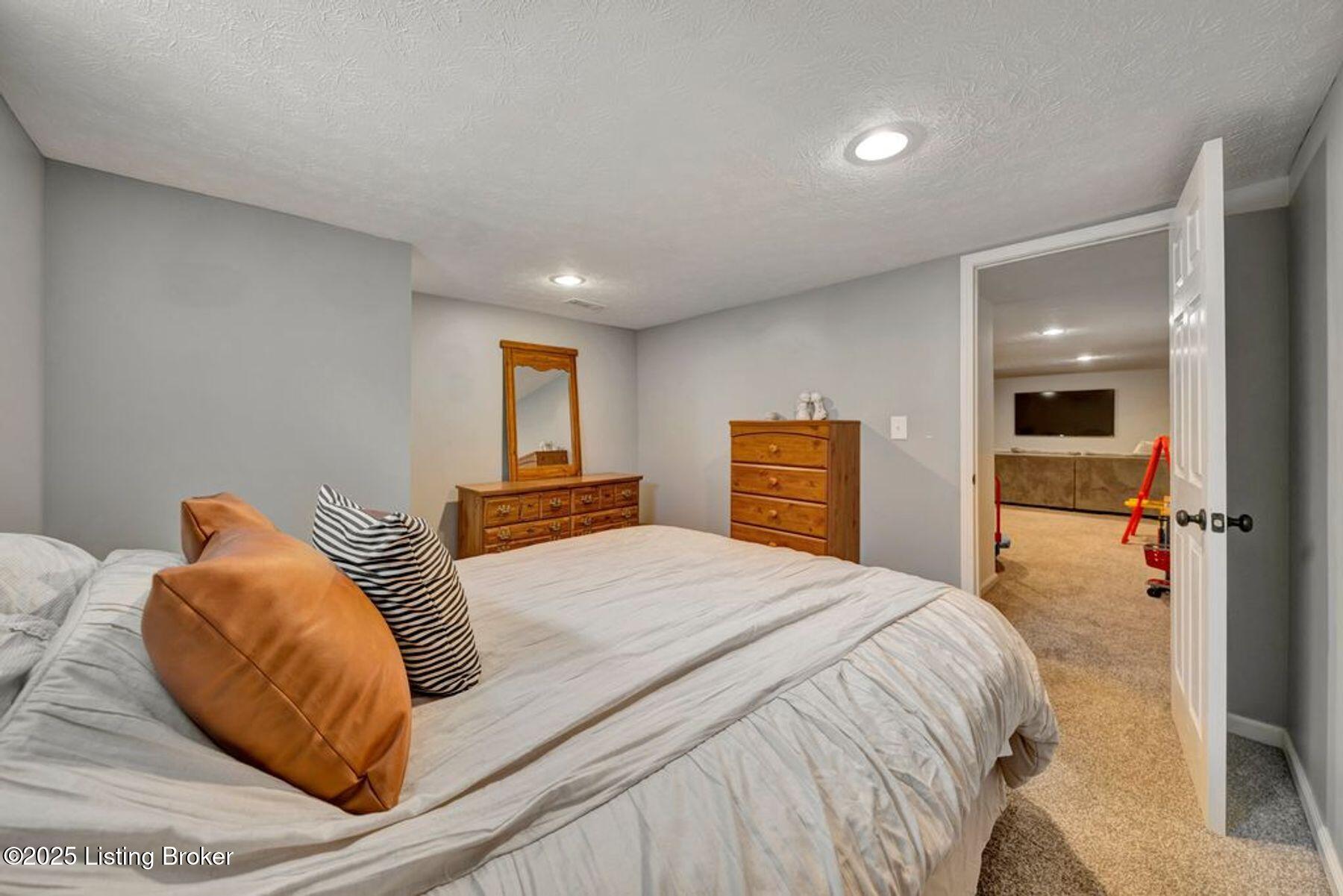 2609 Harmony Road Louisville, KY 40299 - Photo 36 of 50 Room in Basement