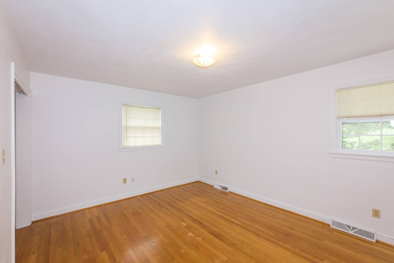 3604 Georgetown Road Roanoke, VA 24018 - Photo 20 of 35 IMG_1533