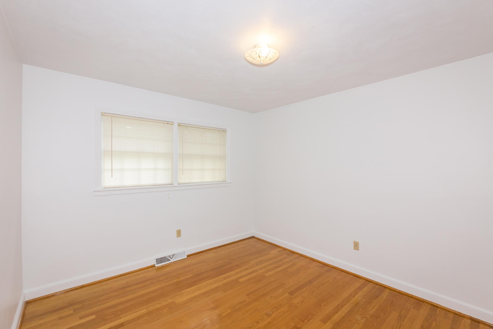 3604 Georgetown Road Roanoke, VA 24018 - Photo 22 of 35 IMG_1537