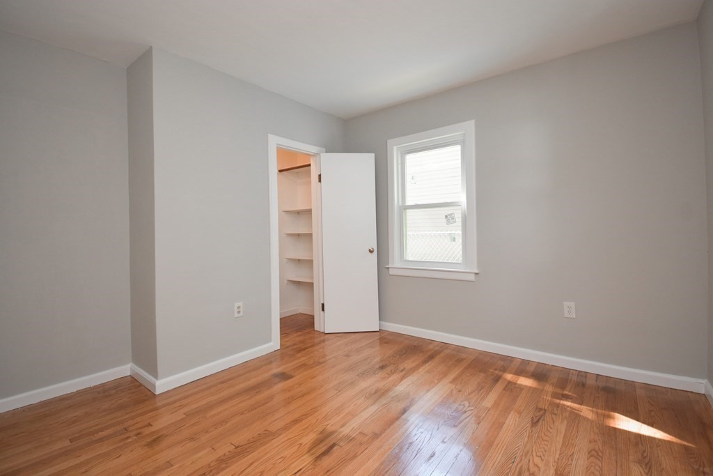 258 Shawmut Street Springfield, MA 01108 - Photo 13 of 38