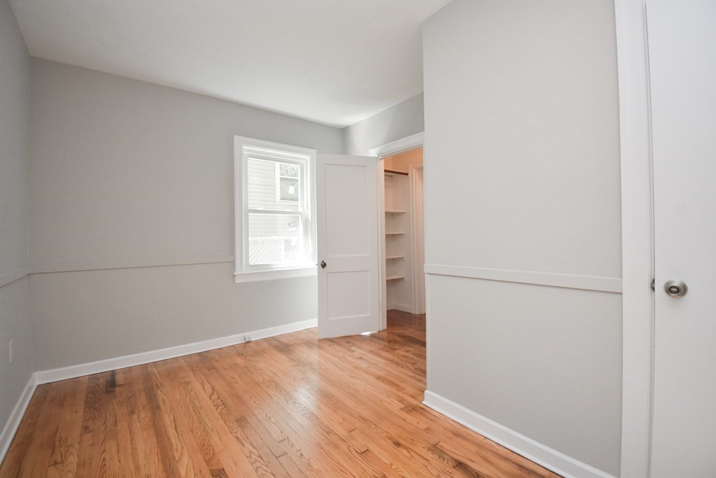 258 Shawmut Street Springfield, MA 01108 - Photo 16 of 38