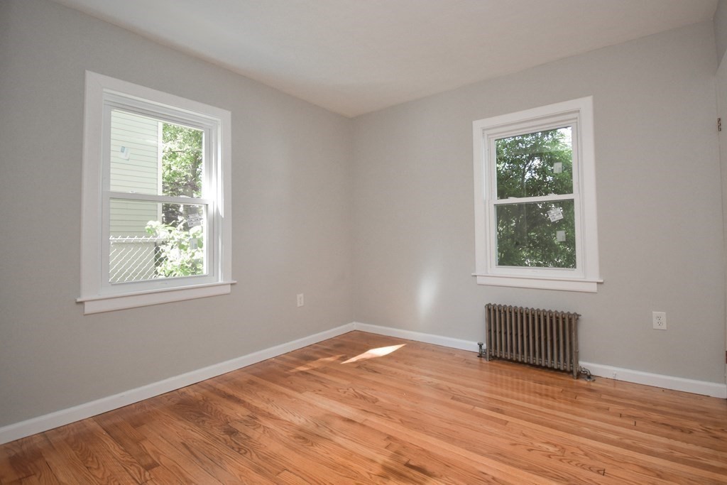 258 Shawmut Street Springfield, MA 01108 - Photo 17 of 38