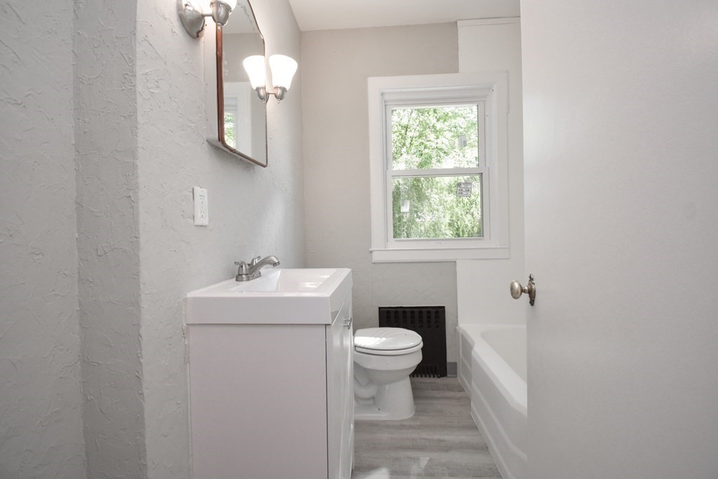 258 Shawmut Street Springfield, MA 01108 - Photo 22 of 38