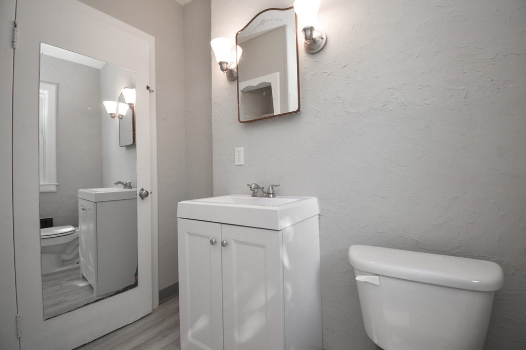 258 Shawmut Street Springfield, MA 01108 - Photo 23 of 38