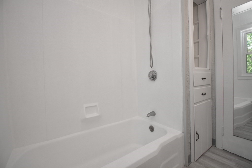 258 Shawmut Street Springfield, MA 01108 - Photo 24 of 38