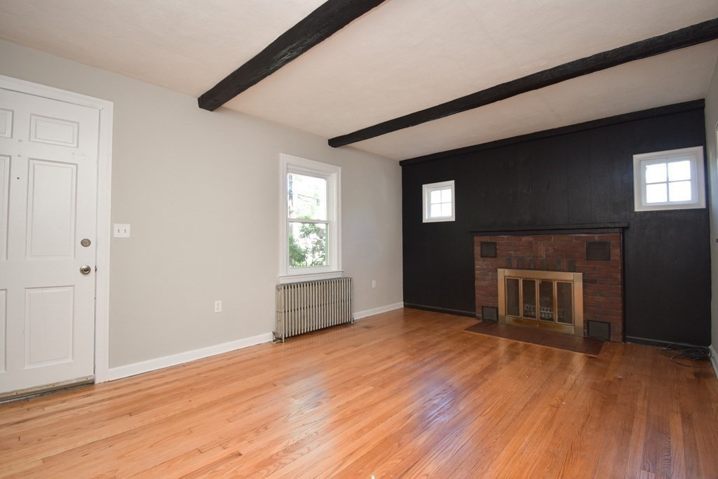 258 Shawmut Street Springfield, MA 01108 - Photo 4 of 38