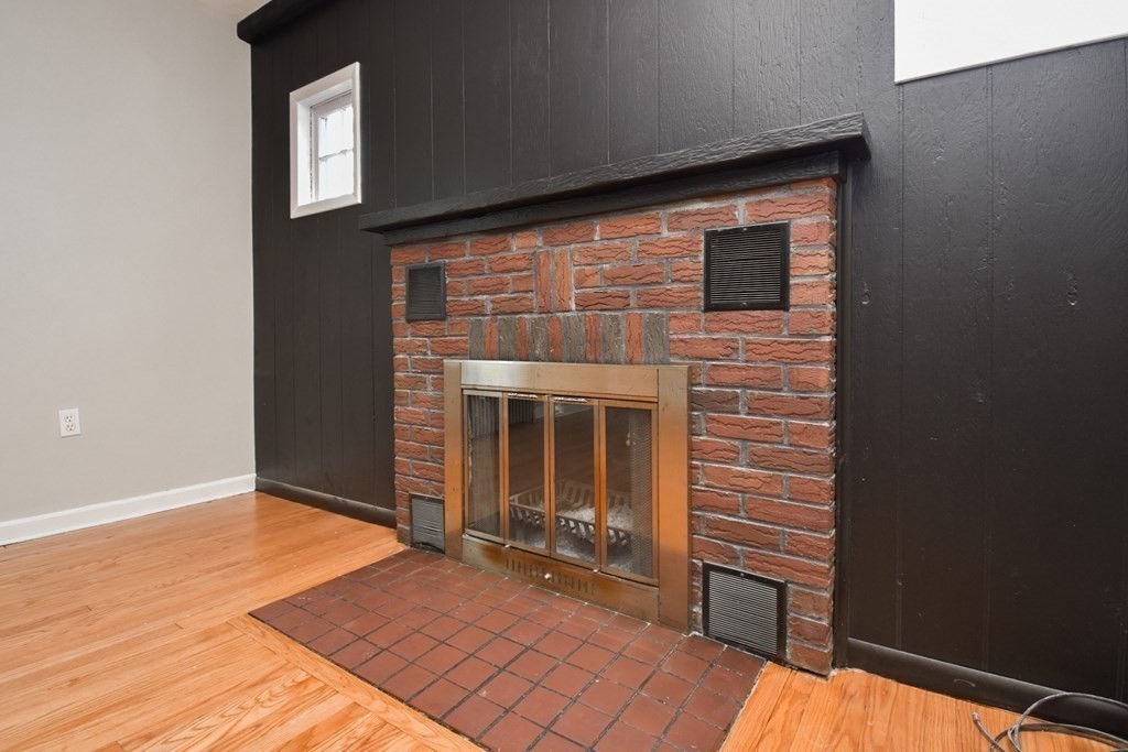 258 Shawmut Street Springfield, MA 01108 - Photo 6 of 38