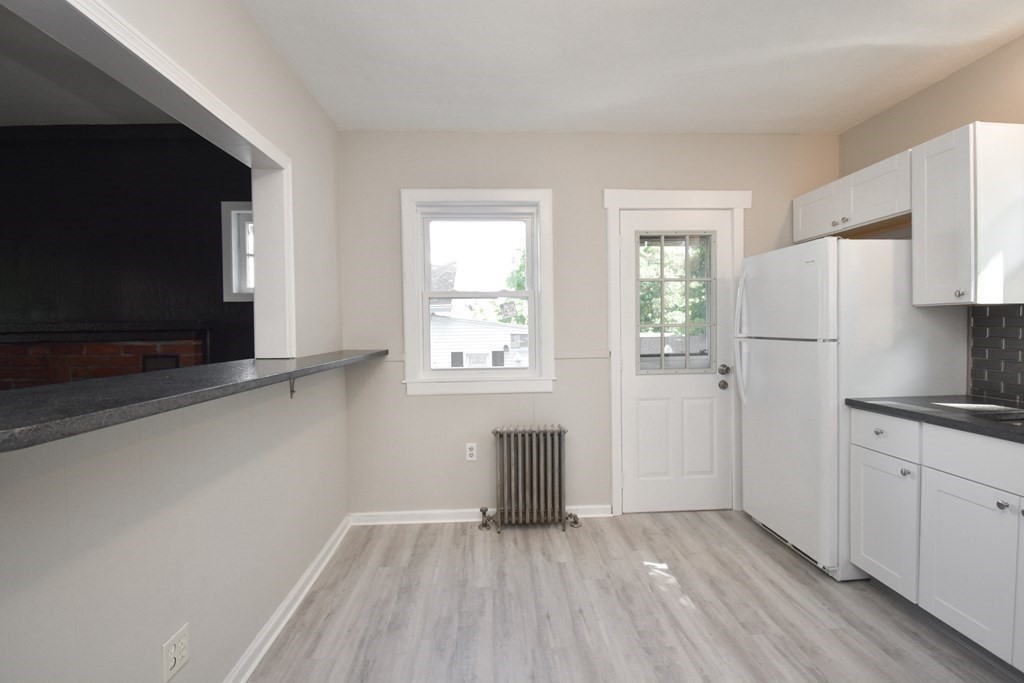 258 Shawmut Street Springfield, MA 01108 - Photo 10 of 38