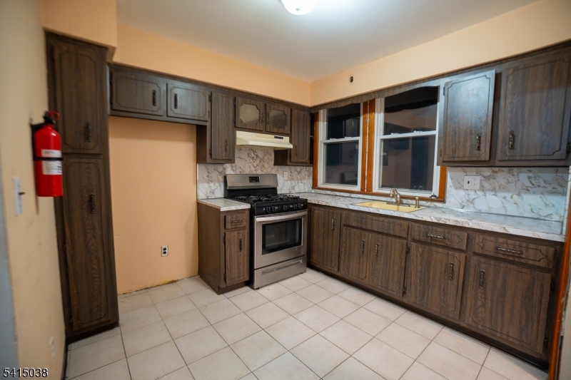 91 Halstead Avenue, Unit 1 Wallington, NJ 07057 - Photo 4 of 6