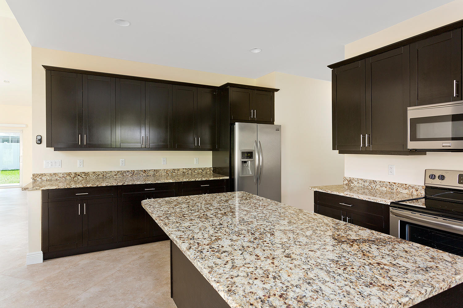26 Pinehurst Lane Boca Raton, FL 33431 - Photo 6 of 36 06_Kitchen2