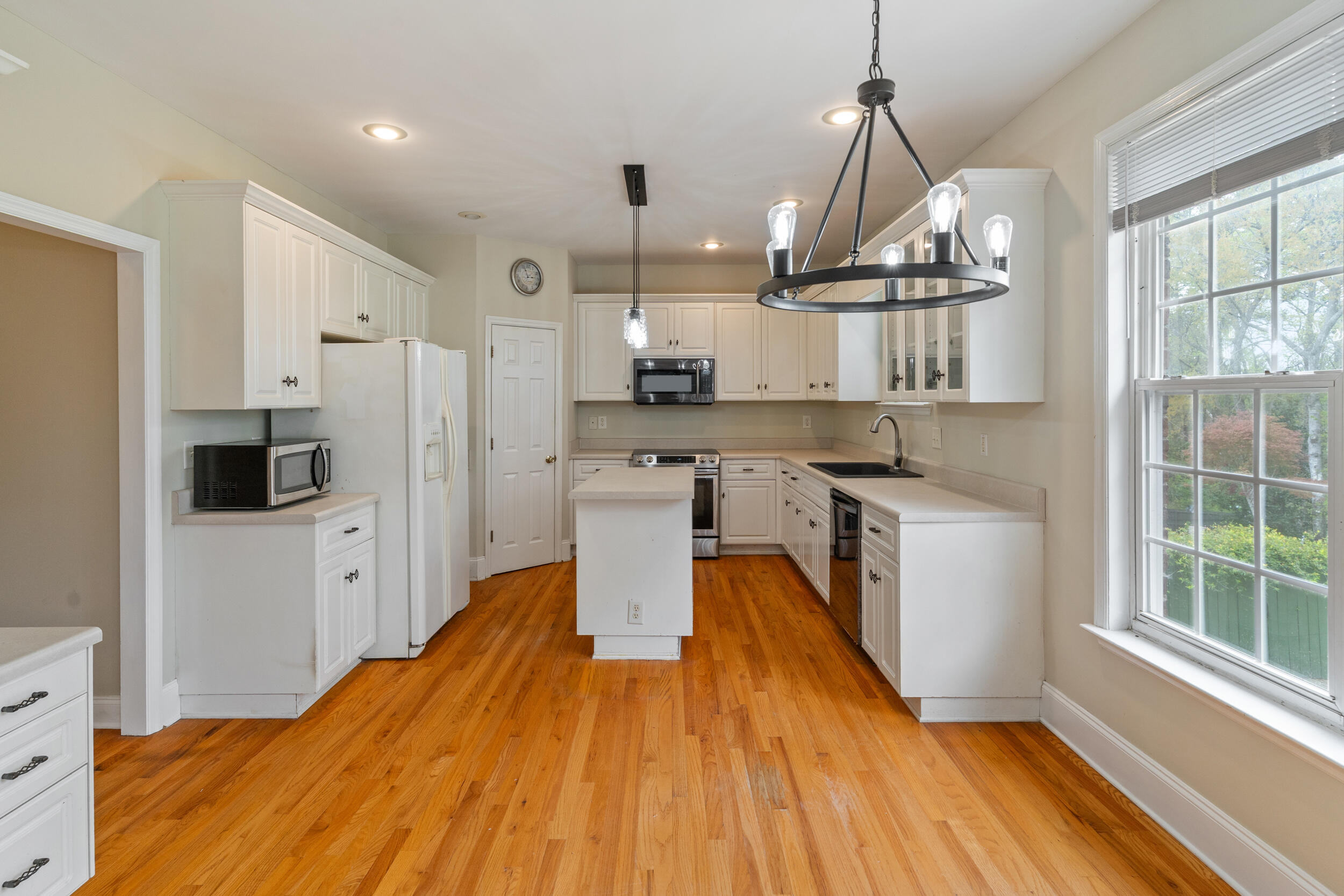 523 Farmington Circle Evans, GA 30809 - Photo 5 of 40 35_03.24.2026 01 523-farmington-cir (su