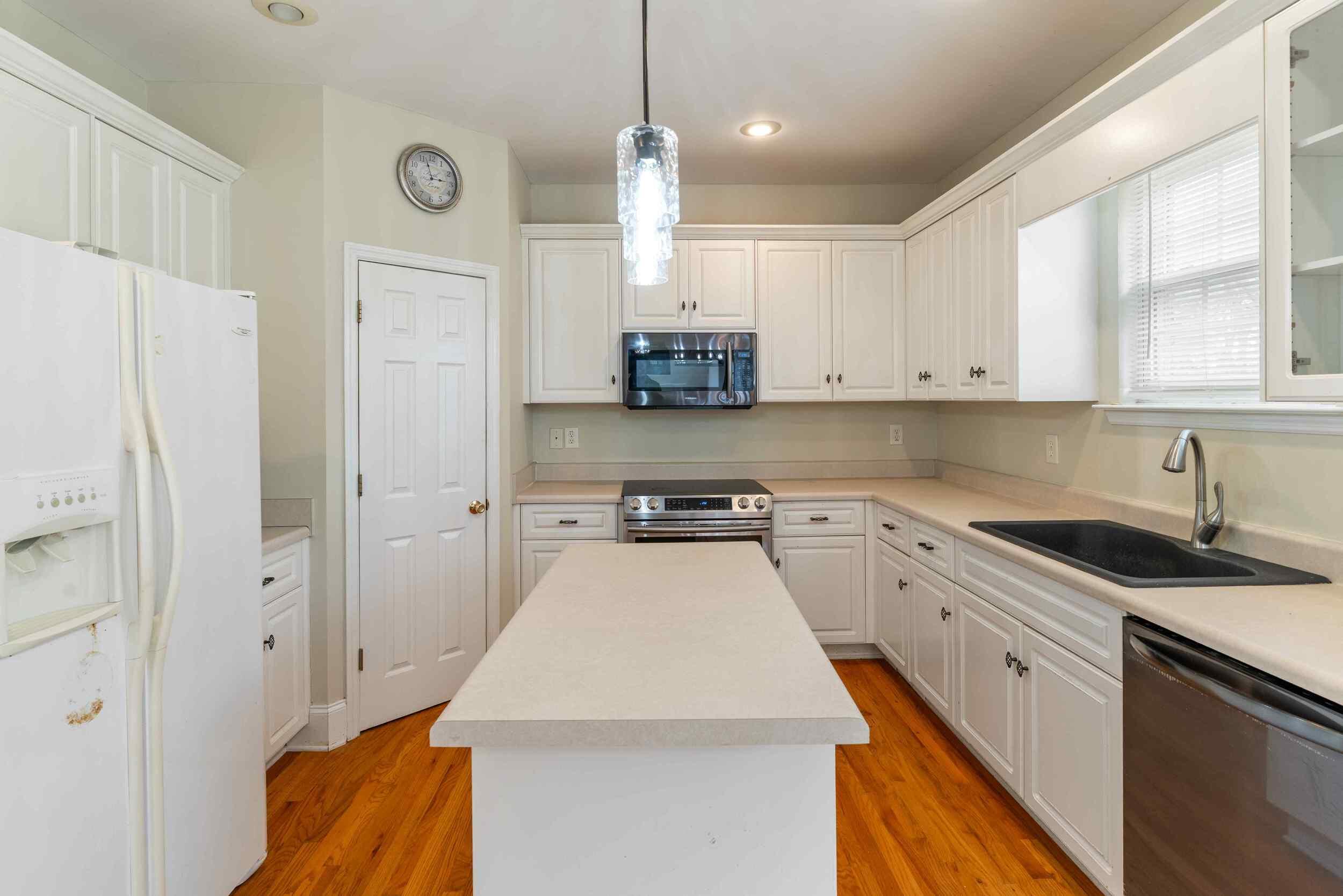 523 Farmington Circle Evans, GA 30809 - Photo 6 of 40 37_03.24.2026 01 523-farmington-cir (su