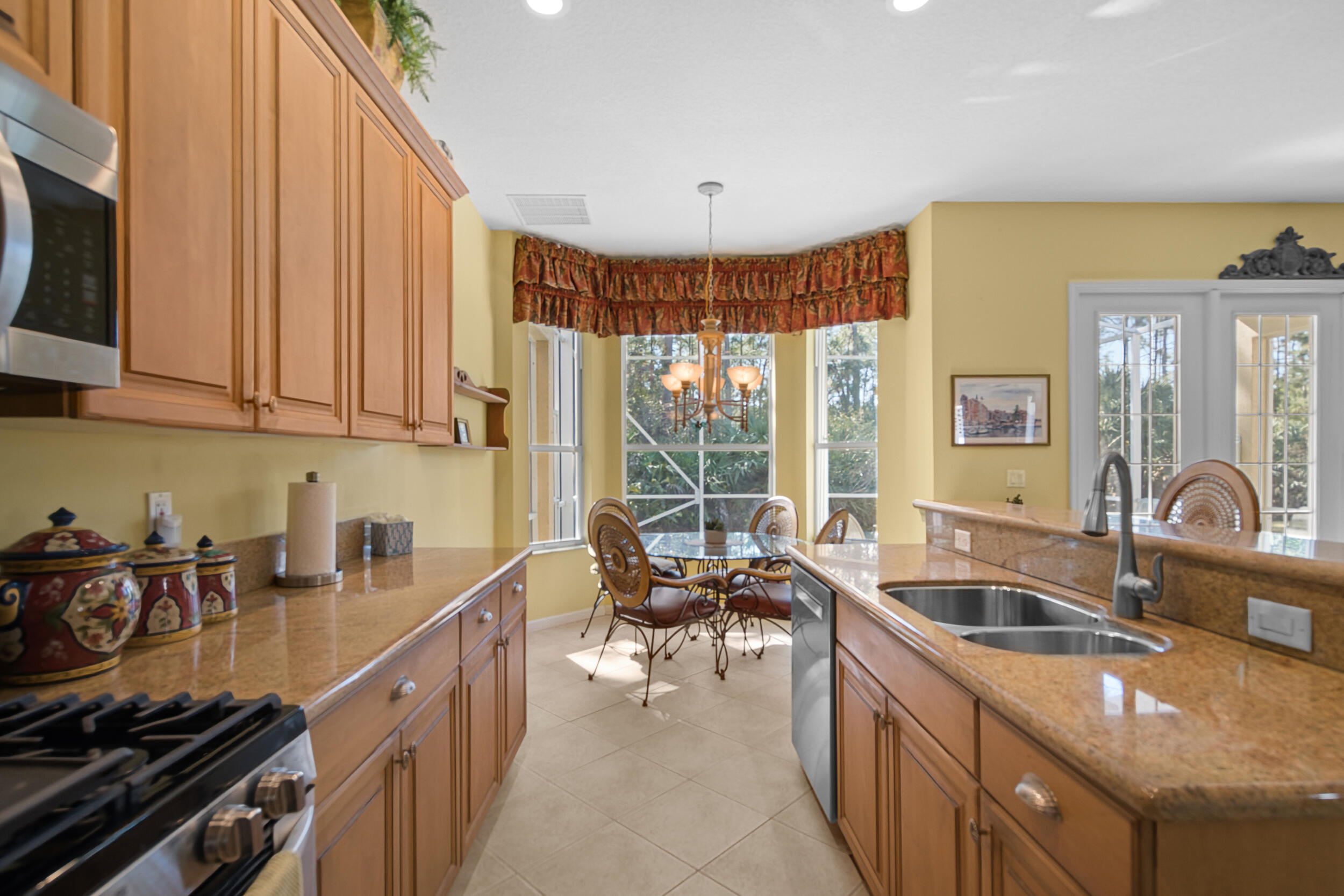 333 Springview Loop Port St. Lucie, FL 34986 - Photo 25 of 76 Kitchen