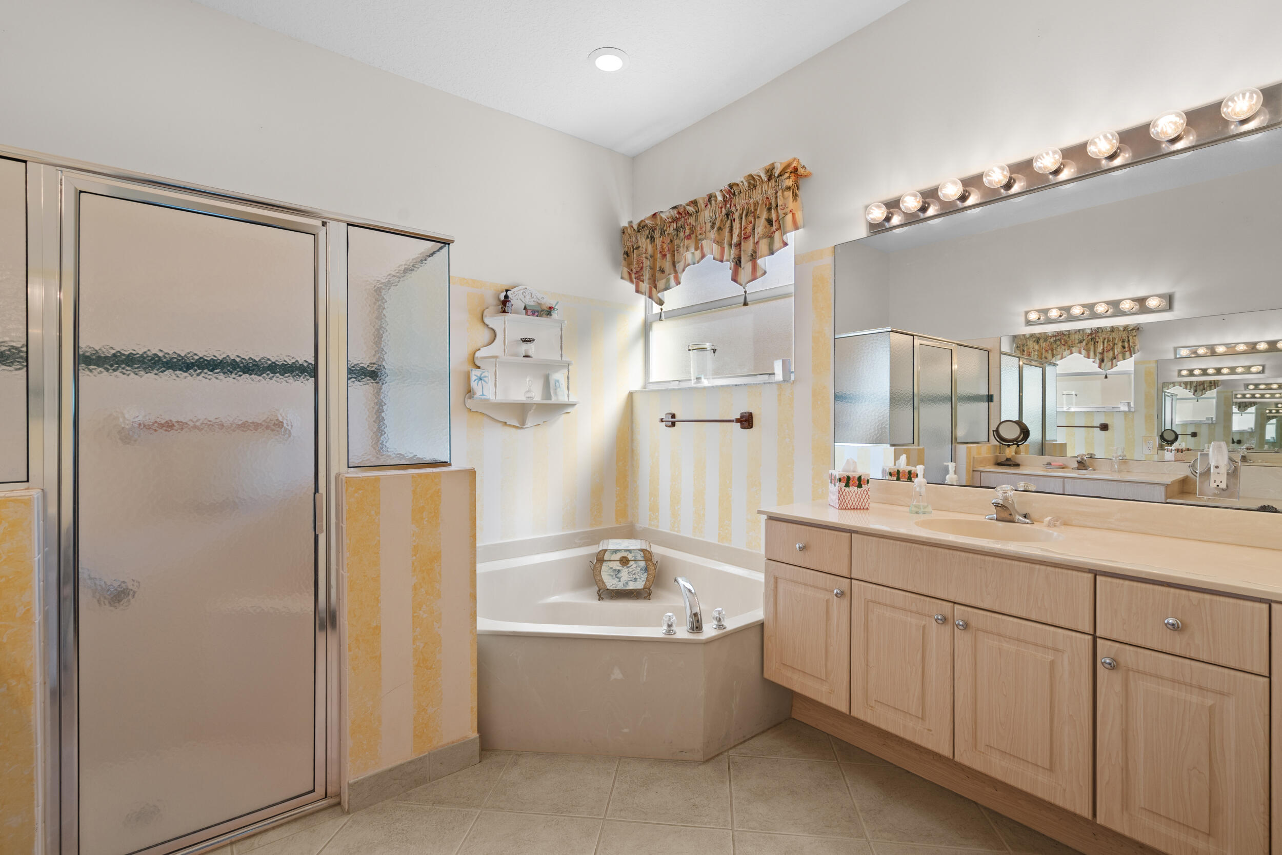 333 Springview Loop Port St. Lucie, FL 34986 - Photo 8 of 76 Primary Bathroom