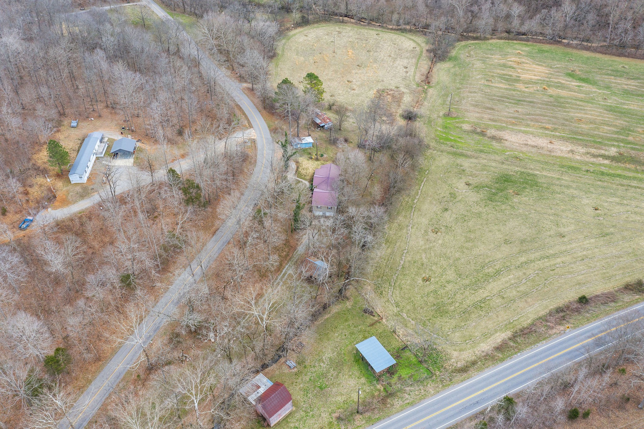 1860 McWhorter Road Cunningham, TN 37052 - Photo 3 of 38