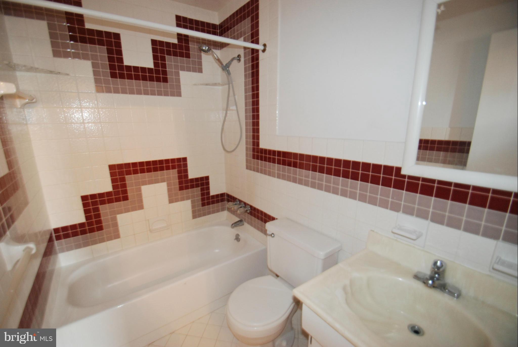 7754 Notley Road Pasadena, MD 21122 - Photo 13 of 30 Bathroom (Upper Level)