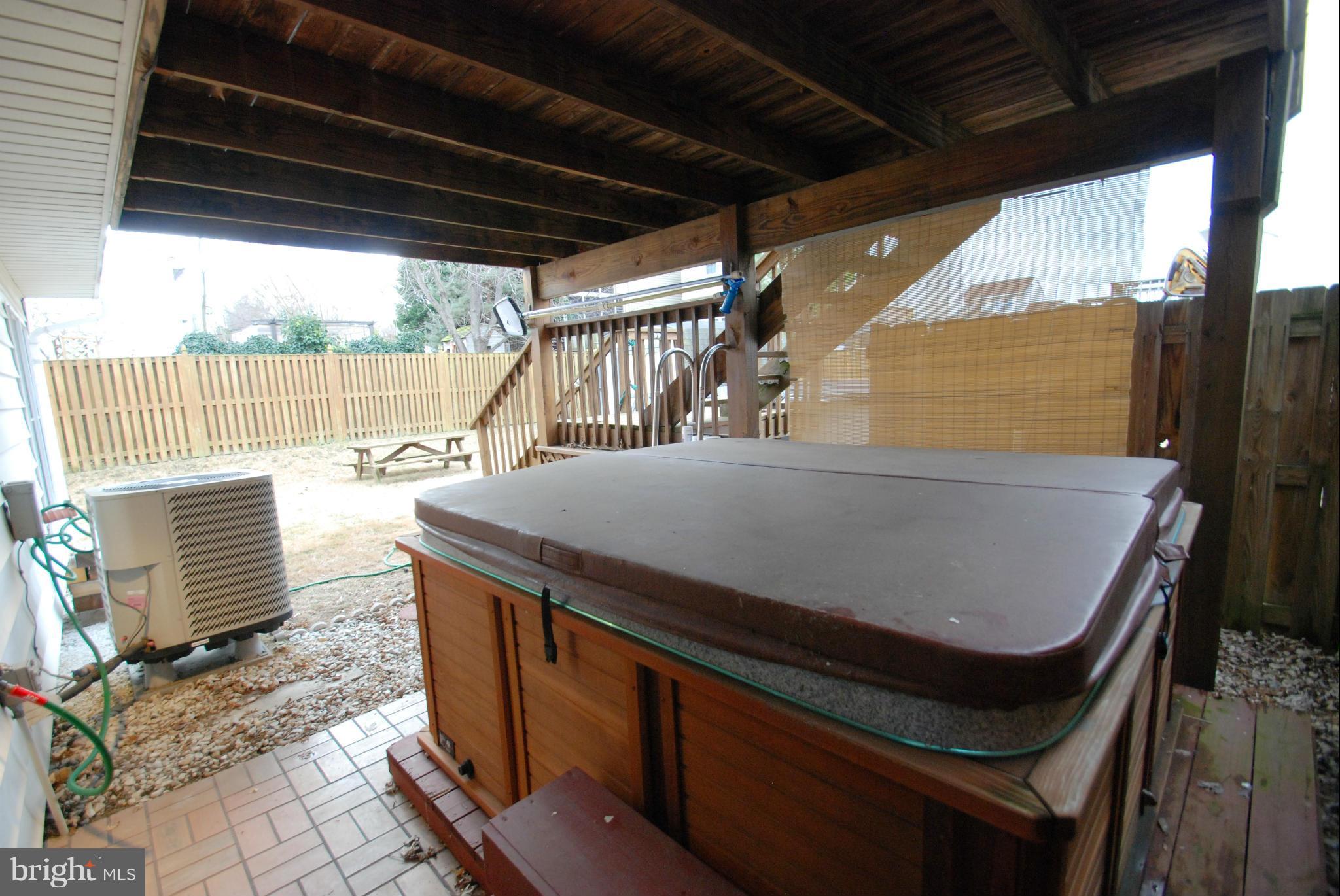 7754 Notley Road Pasadena, MD 21122 - Photo 27 of 30 Hot Tub