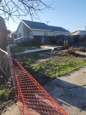 $250,000 | 1433 West 151st Street, Compton, CA 90220