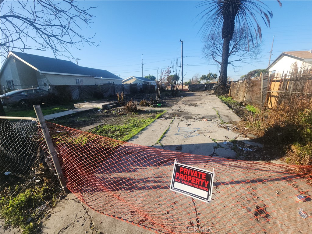 1433 West 151st Street Compton, CA 90220 - Photo 3 of 10