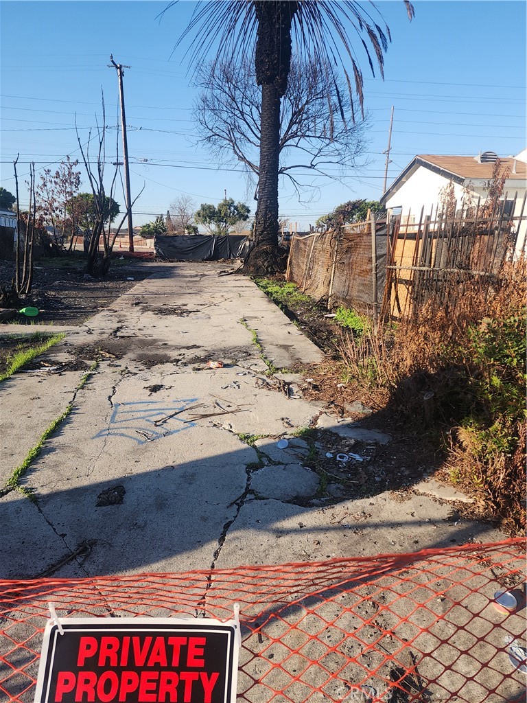 1433 West 151st Street Compton, CA 90220 - Photo 4 of 10