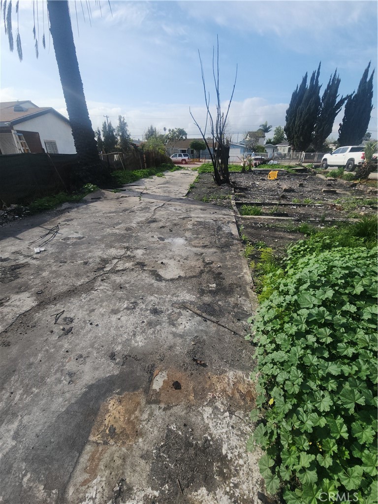 1433 West 151st Street Compton, CA 90220 - Photo 8 of 10