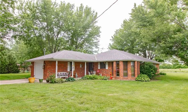 $269,900 | 403 West Chestnut Street, Holden, MO 64040