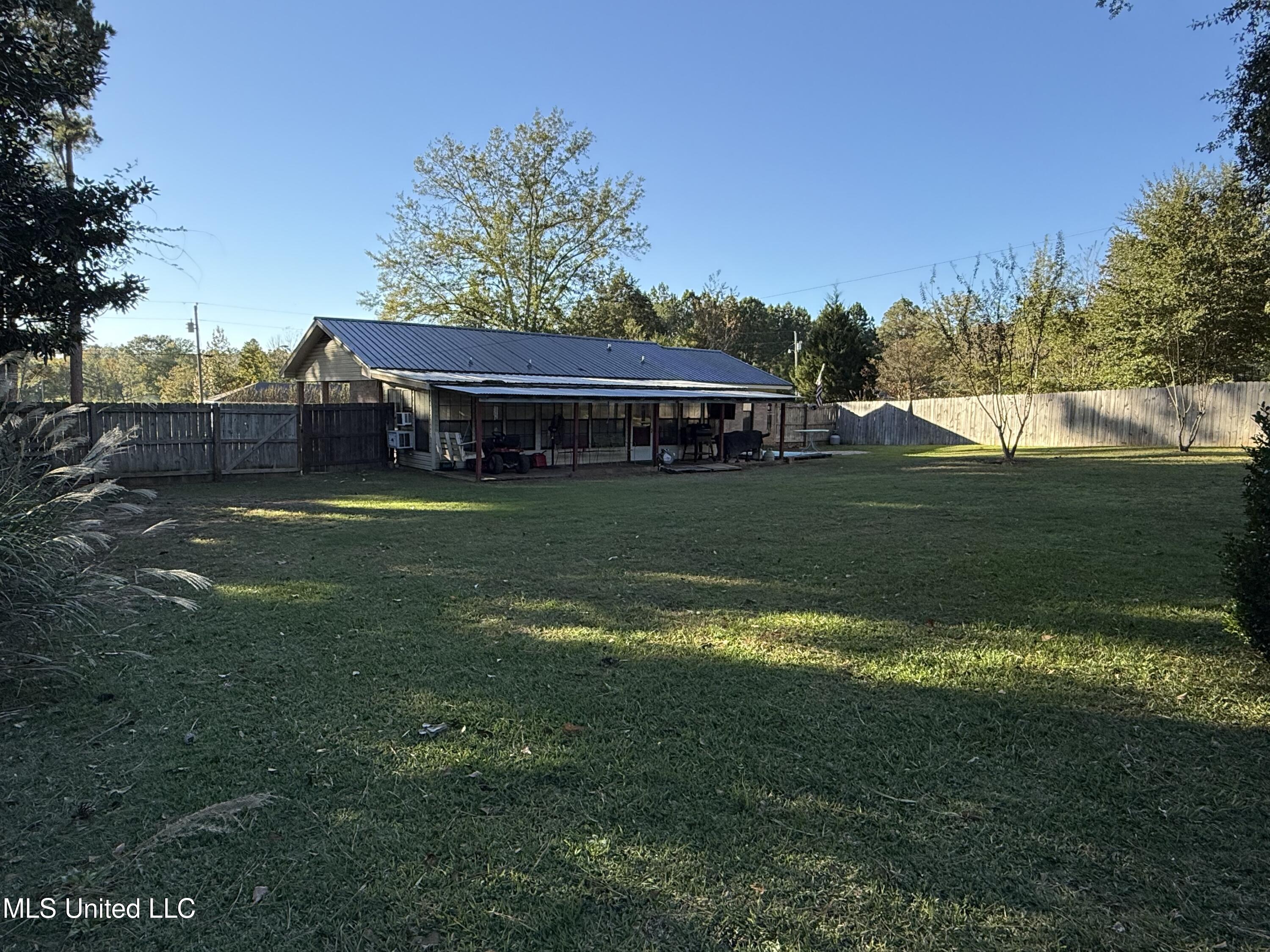 171 Colonial Circle Magee, MS 39111 - Photo 22 of 24 IMG_5477