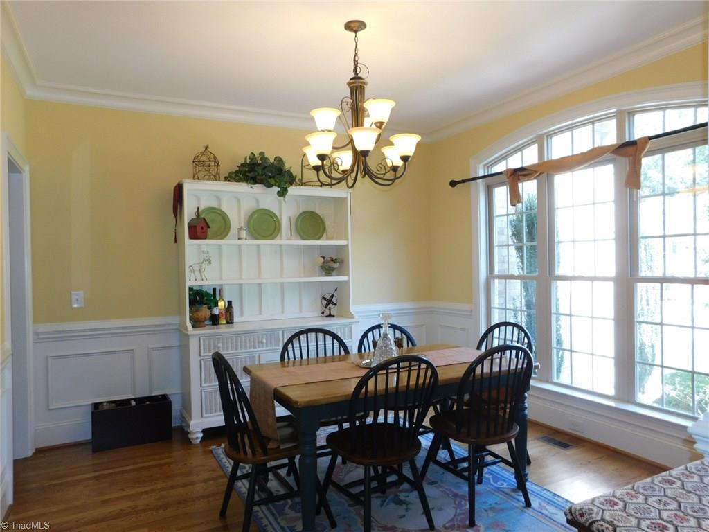 FORMAL DINING