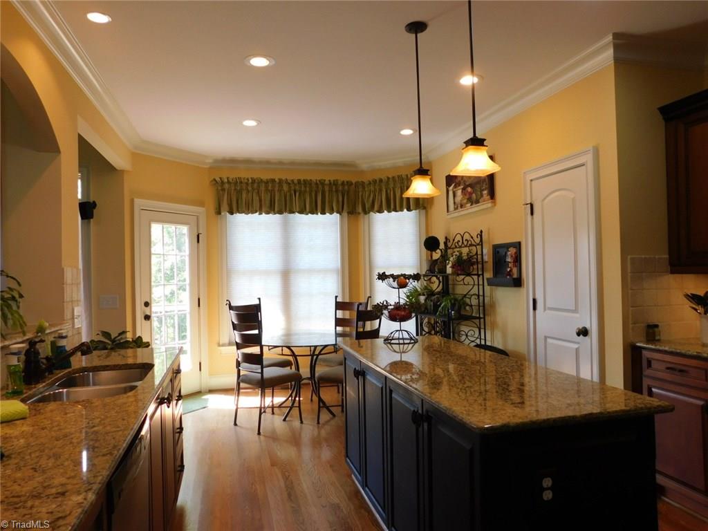 600 Beech Ridge Road Thomasville, NC 27360 - Photo 9 of 24 KITCHEN WITH BREAKFAST AREA