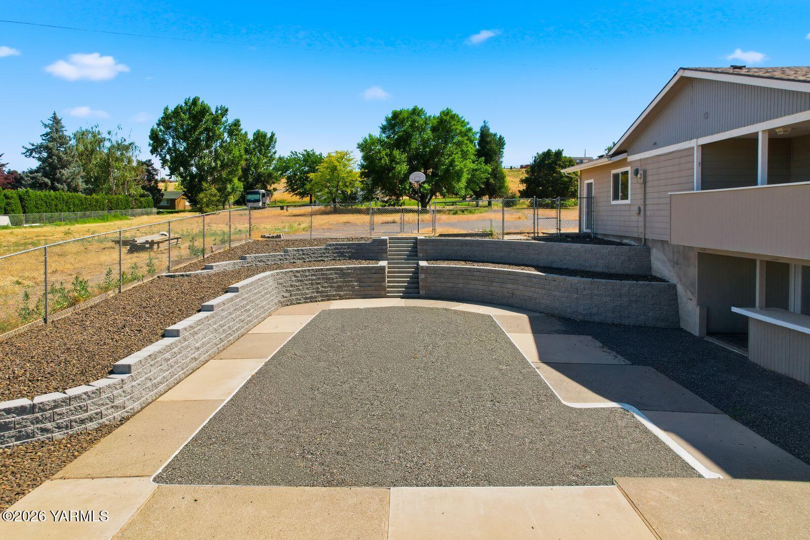 241 Knoll Road Yakima, WA 98908 - Photo 37 of 43 New Retaining Wall