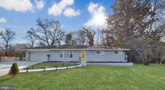 $1,275,000 | 1001 Woods Place, Alexandria, VA 22302