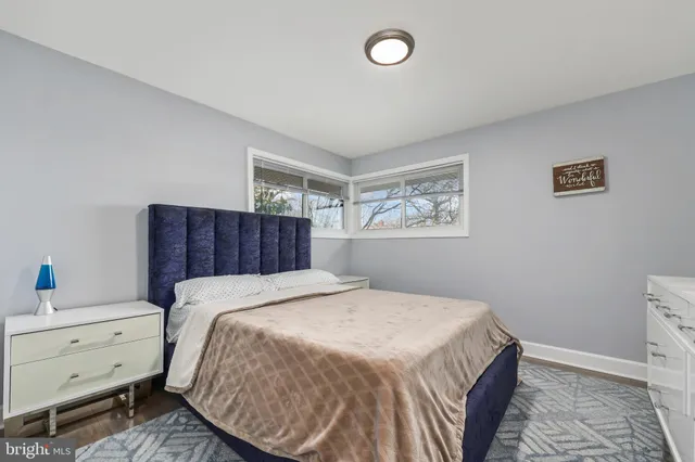 $1,275,000 | 1001 Woods Place, Alexandria, VA 22302