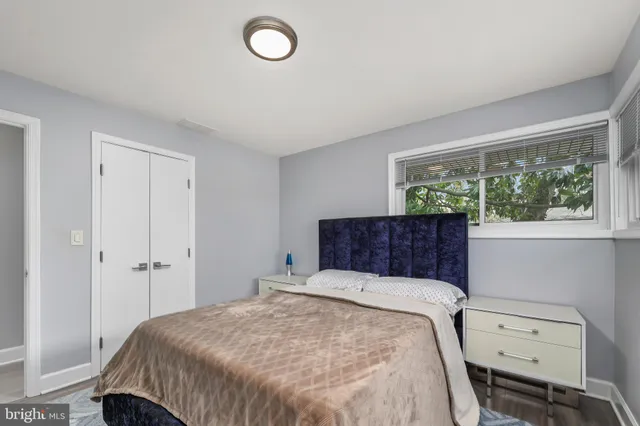 $1,275,000 | 1001 Woods Place, Alexandria, VA 22302