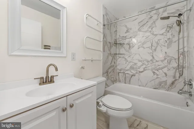 $1,275,000 | 1001 Woods Place, Alexandria, VA 22302