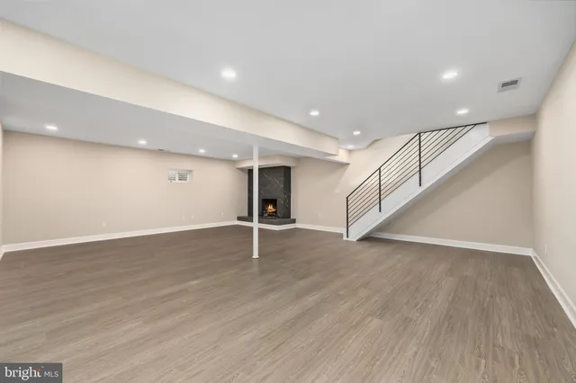 $1,275,000 | 1001 Woods Place, Alexandria, VA 22302