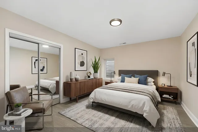 $1,275,000 | 1001 Woods Place, Alexandria, VA 22302