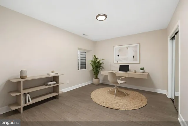 $1,275,000 | 1001 Woods Place, Alexandria, VA 22302