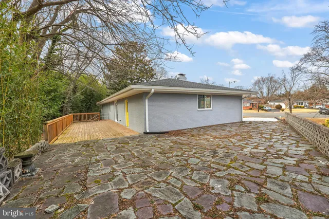 $1,275,000 | 1001 Woods Place, Alexandria, VA 22302