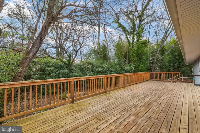 $1,275,000 | 1001 Woods Place, Alexandria, VA 22302