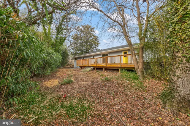 $1,275,000 | 1001 Woods Place, Alexandria, VA 22302