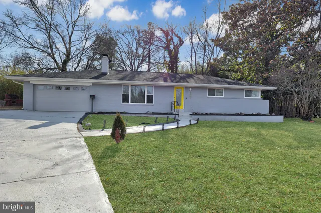 $1,275,000 | 1001 Woods Place, Alexandria, VA 22302