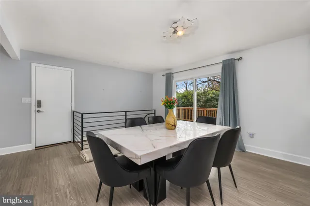 $1,275,000 | 1001 Woods Place, Alexandria, VA 22302